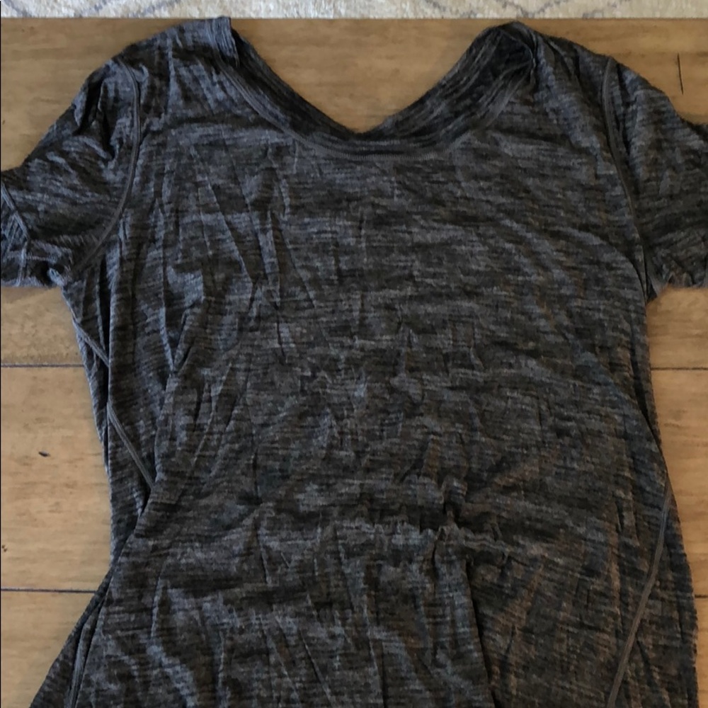 Lululemon tee